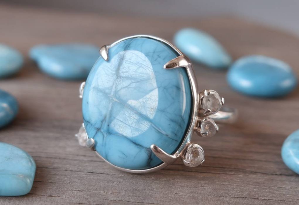 larimar : beauté et rareté d'une pierre bleue des Caraïbes