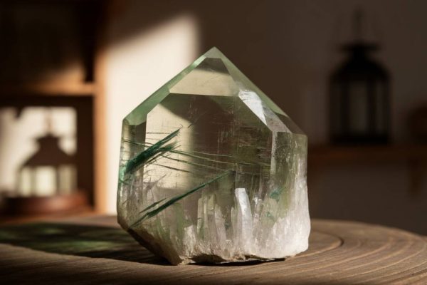 quartz vert fantôme : vertus et mystères de cette pierre fascinante quartz vert fantôme : vertus et mystères de cette pierre fascinante
