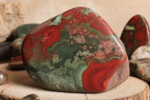 jaspe rouge : vertus et bienfaits de cette pierre en lithothérapie