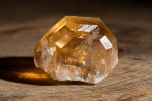 citrine : vertus et bienfaits de cette pierre en lithothérapie