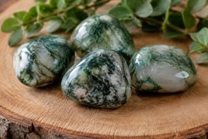 Agate mousse vertus : ses bienfaits en lithothérapie