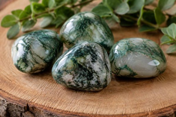 Agate mousse vertus : ses bienfaits en lithothérapie